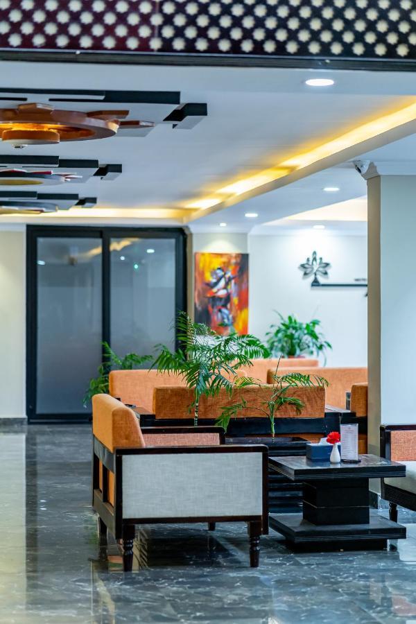 博卡拉萨洛瓦瑞颐大酒店 外观 照片